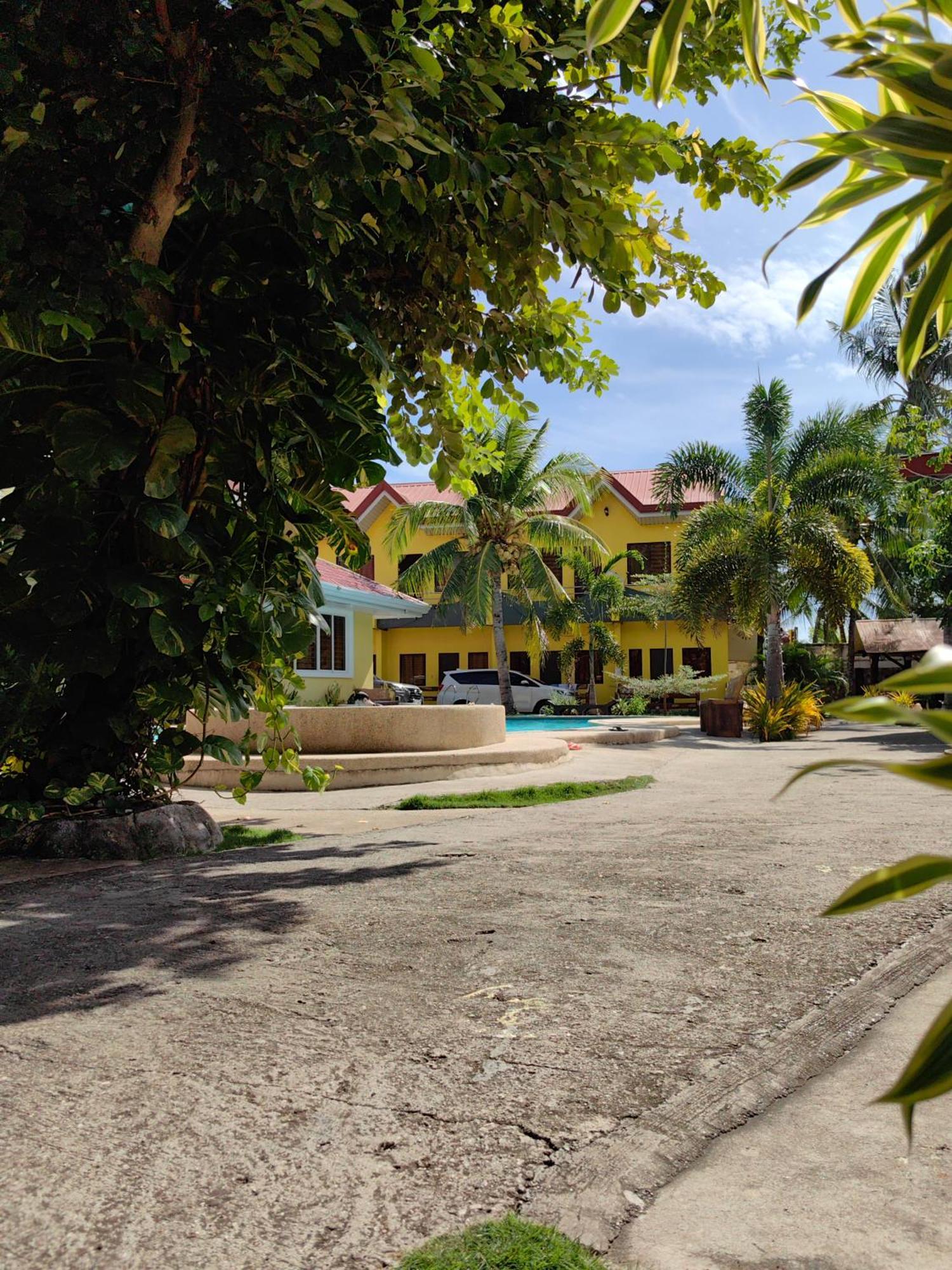 Lagnason'S Place Oslob Exterior photo